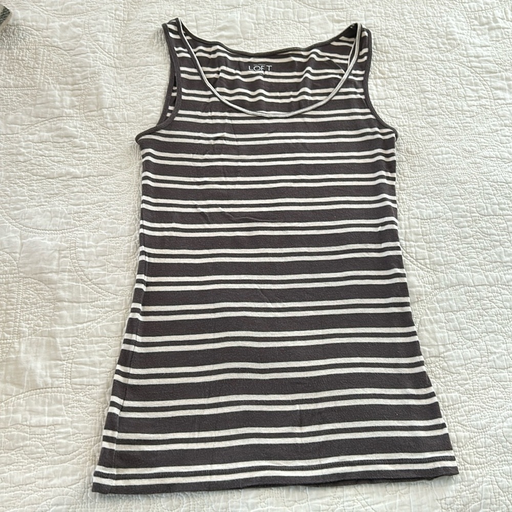Ann Taylor Loft tank top 🍭